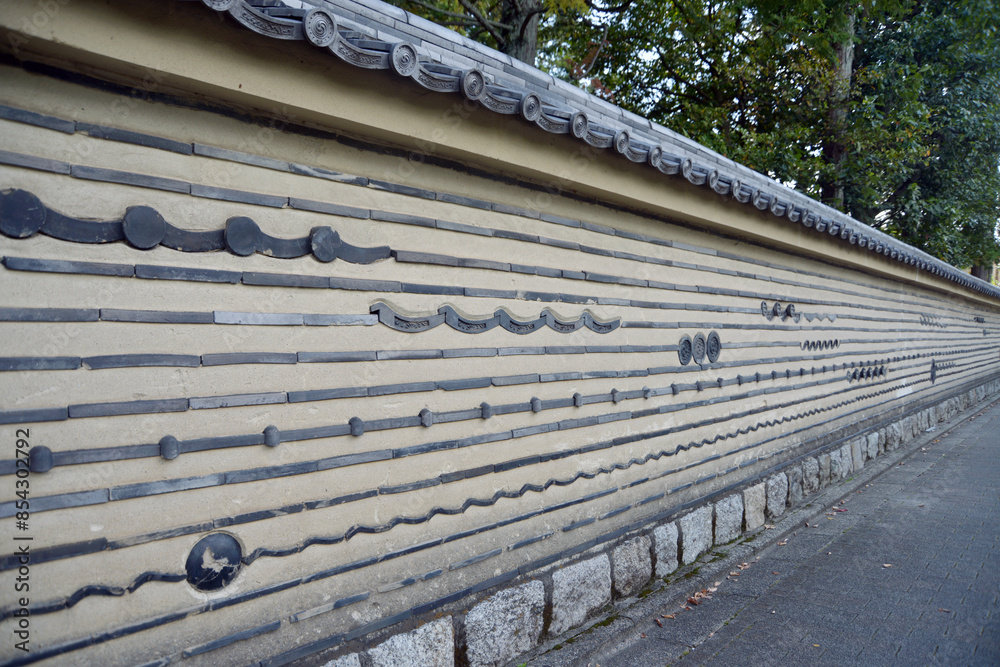 大徳寺 土塀の瓦 京都市北区紫野 大徳寺 土塀の瓦 京都市北区紫野