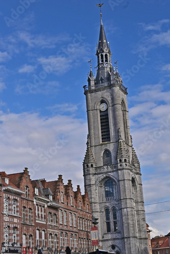 Tournai, La Torre civica e le antiche case della Grand Place, Fiandre - Belgio photo