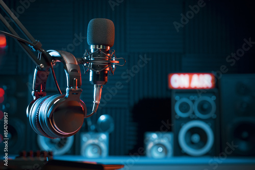 Billede på lærred Headphones and mic at the radio station