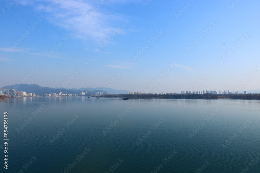 Fototapeta premium river passes through the city