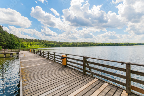 Przystań nad jeziorem