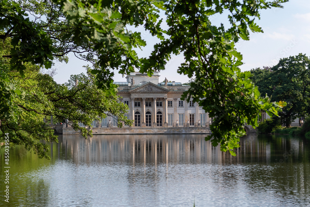 Pałac na Wodzie, Łazienki Królewskie, drzewa, ogród, park, zabytek, podróż, zwiedzanie, poranek, świt, wschód słońca, woda, jezioro, dąb