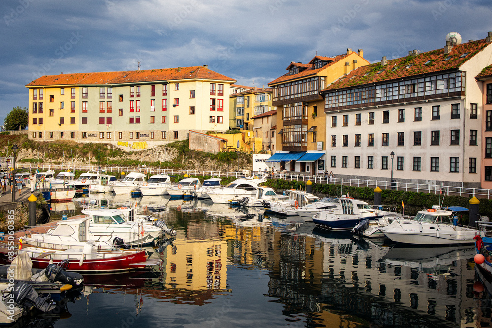 Obraz premium Sun setting on spanish, seaside village