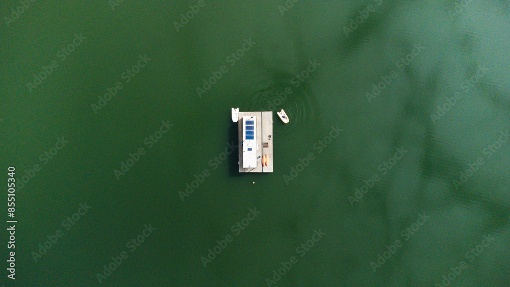 Fototapeta premium Floating home 