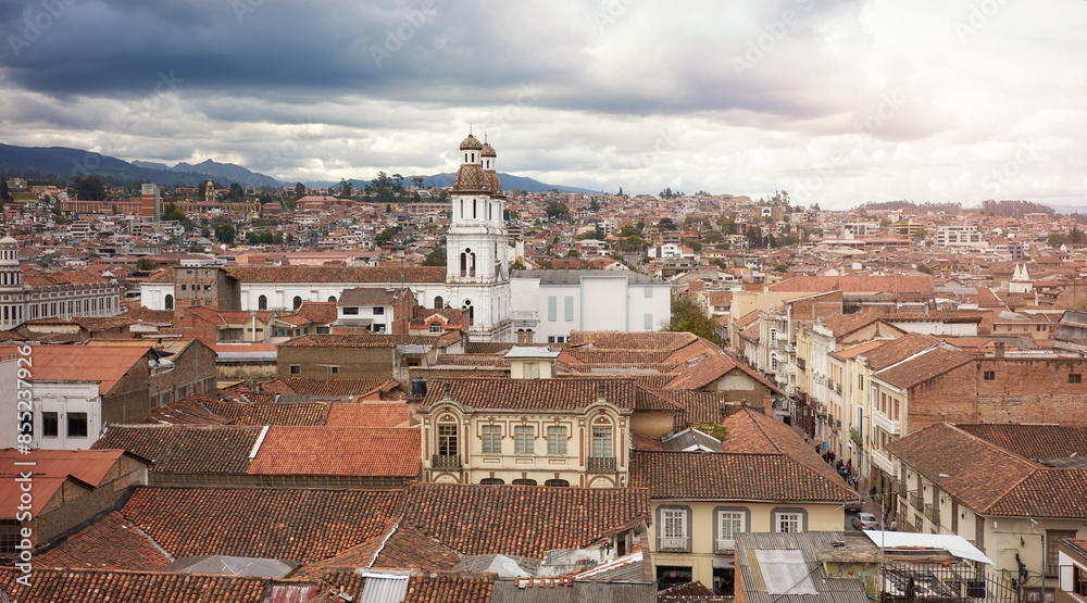 Obraz premium Panoramic view of the city of Cuenca, Ecuador.