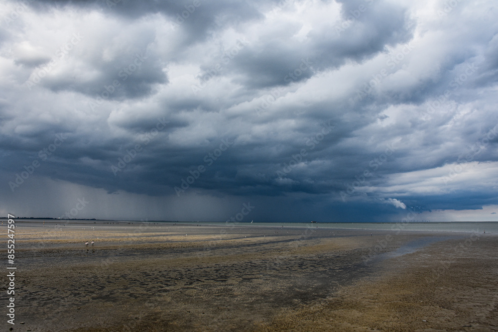North Sea x Dark Clouds North Sea x Dark Clouds