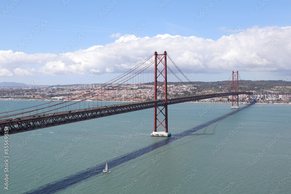 Fototapeta premium Ponte 25 de Abril with tagus river, lisbon portgual