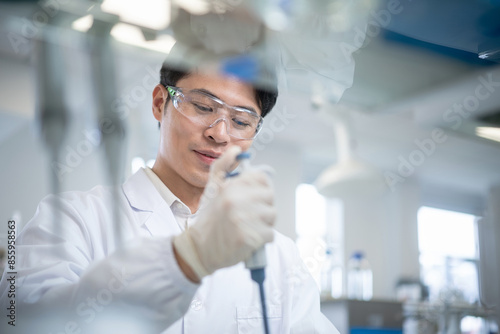 doctor doing experiment in lab