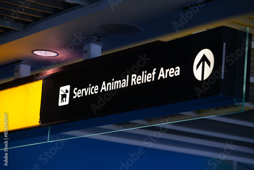 Obraz na płótnie Service animal relief area signage at airport w salonie