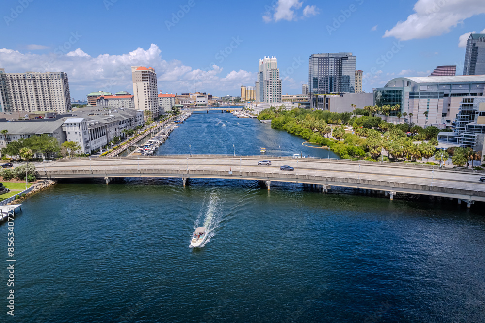 Obraz premium Beautiful aerial view of the Tampa bay City, it's Skyscrapers and Ybor city