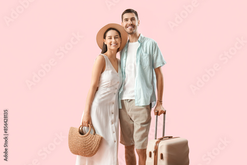 Beautiful young happy coupl...