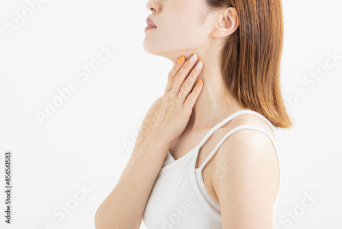 喉を痛がる女性 woman with sore throat