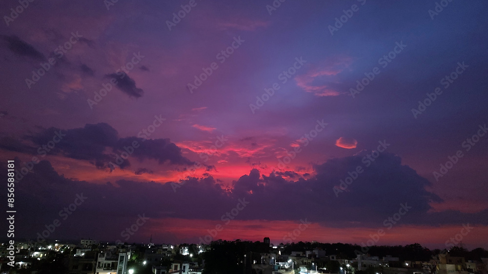 Fototapeta premium Evening Vibes of Sunset with Pink Sky