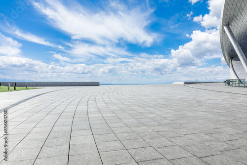 Obraz na płótnie Empty square floor with sky clouds nature landscape. car background. w salonie