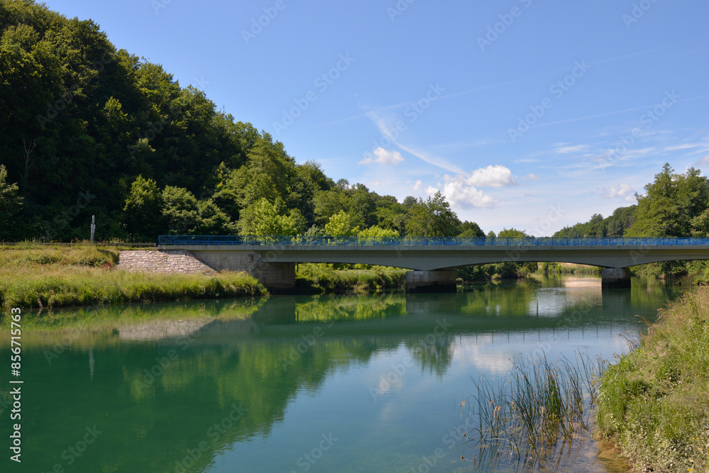Fototapeta premium Bridge over the Dobra River at Jarce Polje in Croatia