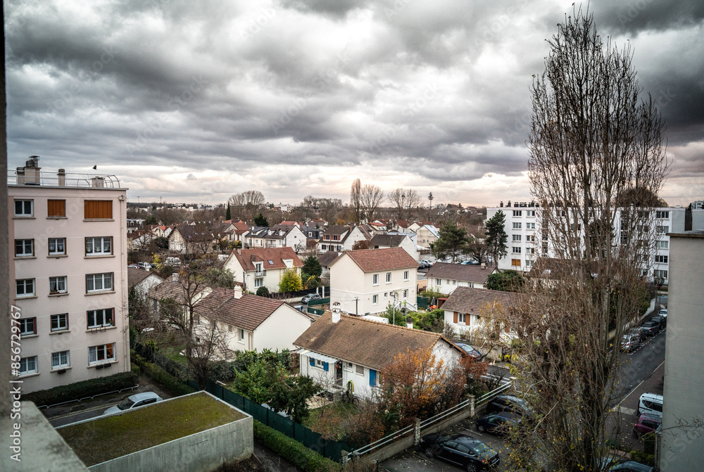 Fototapeta premium Weather and clouds in parisian suburb