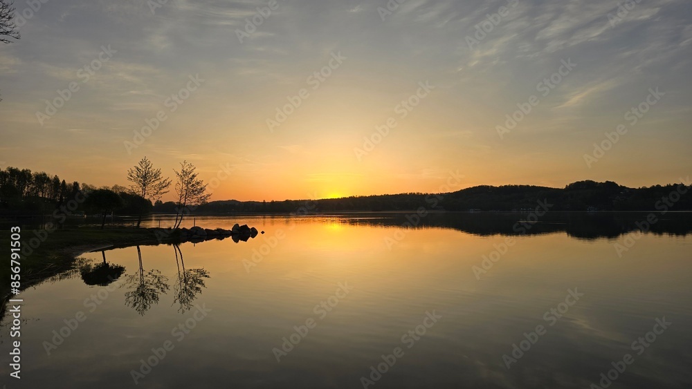 Fototapeta premium sunrise over lake