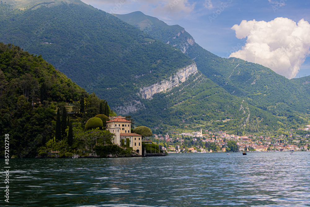Fototapeta premium Photographie d'architectures du Lac de Côme en Italie