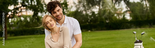 Fotografía Stylish couple posing on lush park lawn, exuding timeless elegance and old money charm