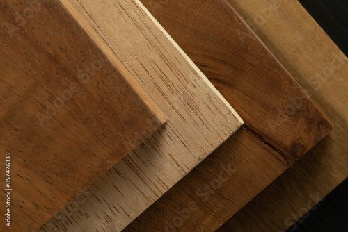 patron de diferentes tablones de madera con diferentes colores y acabados