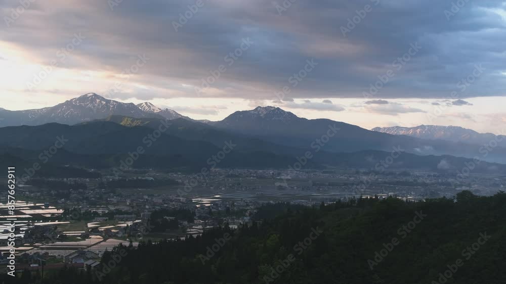 輝く越後三山 輝く越後三山