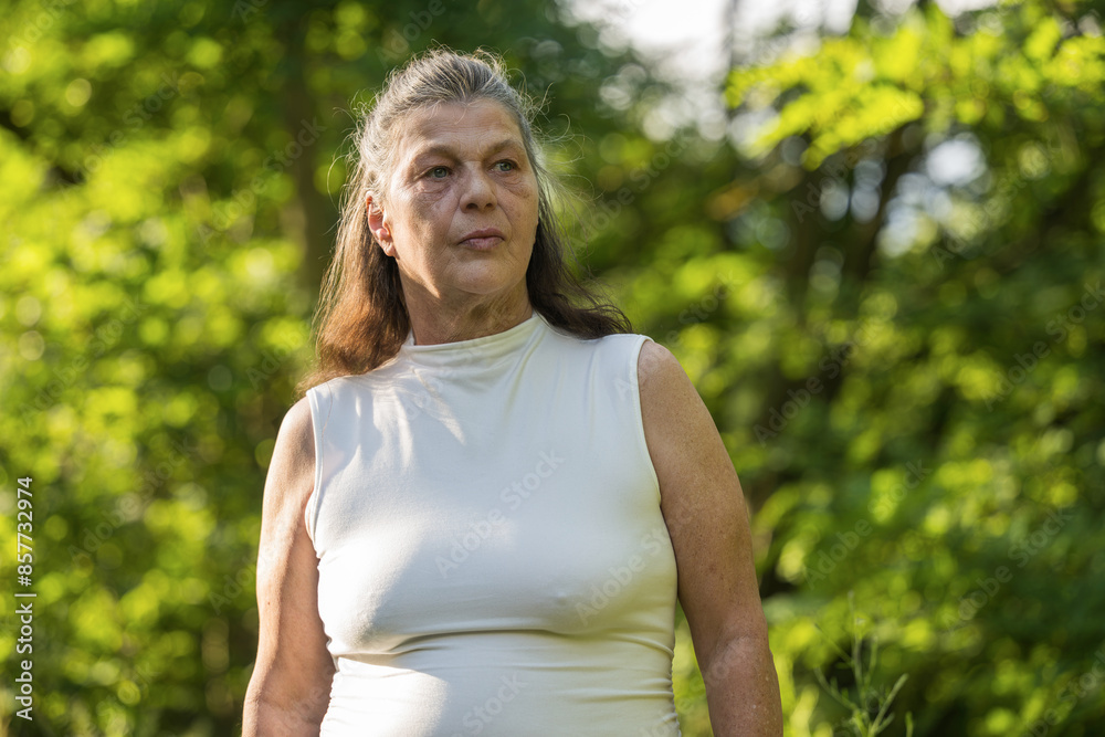 Portait einer attraktiven älteren Frau