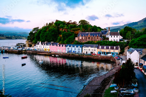 Картината върху платно town of portree on the isle of skye
