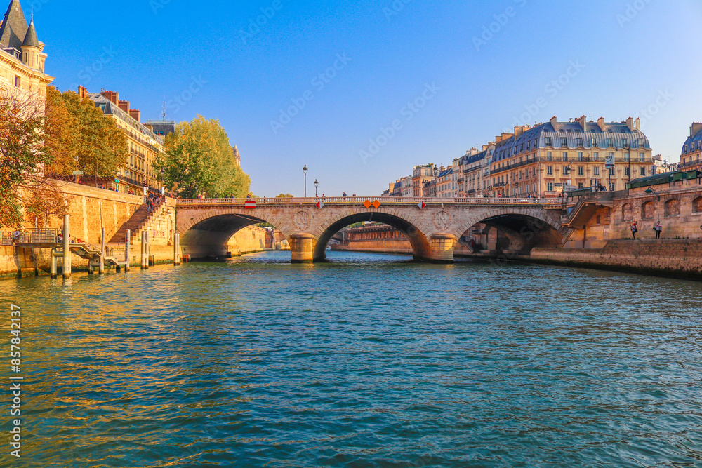 Naklejka premium Autumn in Paris, France