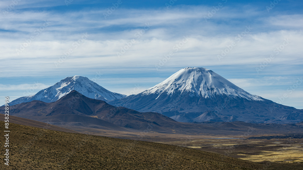 vulcão Parinacota, Parque Nacional Lauca, Putre_Chile vulcão Parinacota, Parque Nacional Lauca, Putre_Chile