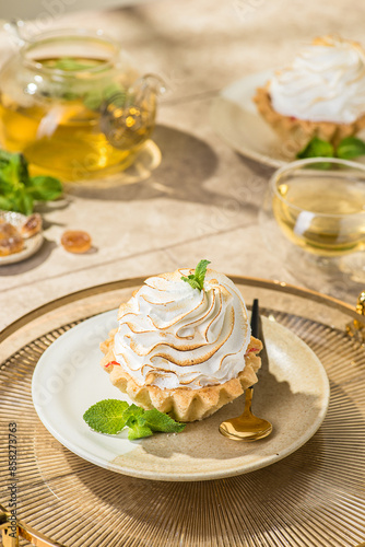 shortbread pastry tartlet with protein cream © JuliaLavleis