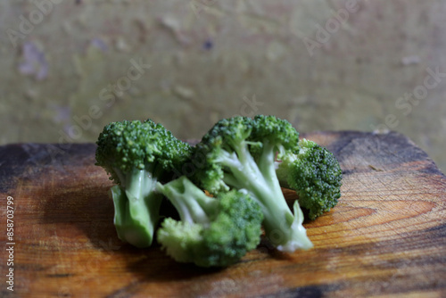 Photo of broccoli, broccoli is a type of healthy green vegetable, usually eaten by vegetarians