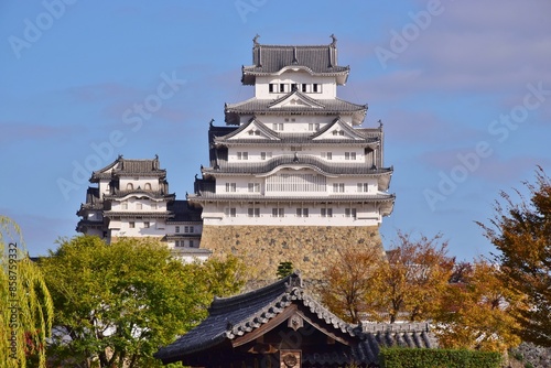 青空に映える国宝 姫路城 photo