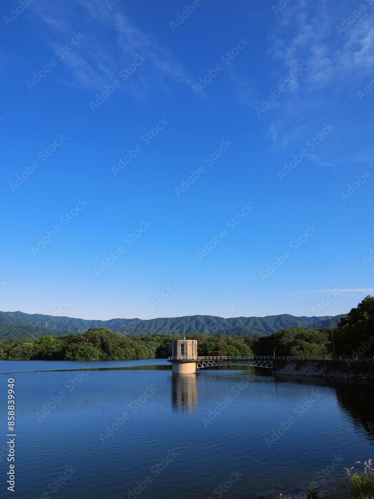 晴天の満濃池　静寂　香川県仲多度郡まんのう町】