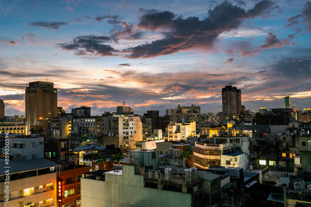 Fototapeta premium dusk in taichung