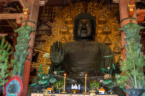 日本の奈良県にある東大寺の大仏 photo