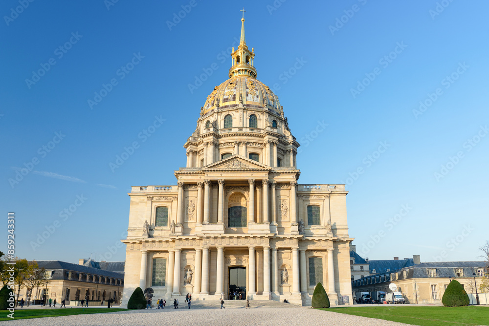 Obraz premium Facade of the entrance to the main building for the disabled in Paris-France.