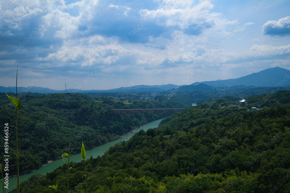 Fototapeta premium 岐阜県中津川市の苗木城跡の展望台からの景色