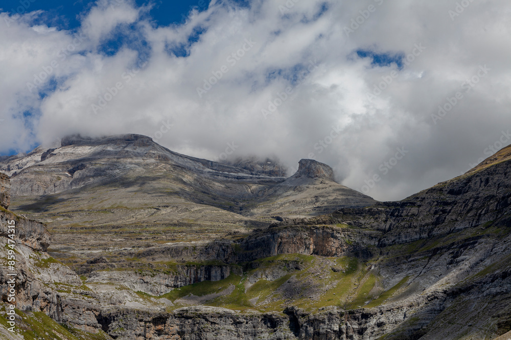 Fototapeta premium Ordesa y Monte Perdido National Park, Pyrenees, Spain