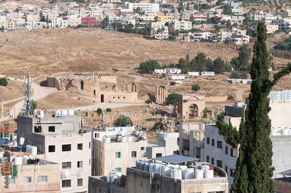 Panoramica de la ciudad de Jerash, Jordania, con sus ruinas romanas. Panoramica de la ciudad de Jerash, Jordania, con sus ruinas romanas.