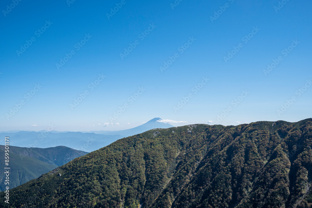 北岳登山道から望む富士山 山梨県南アルプス市 北岳登山道から望む富士山 山梨県南アルプス市