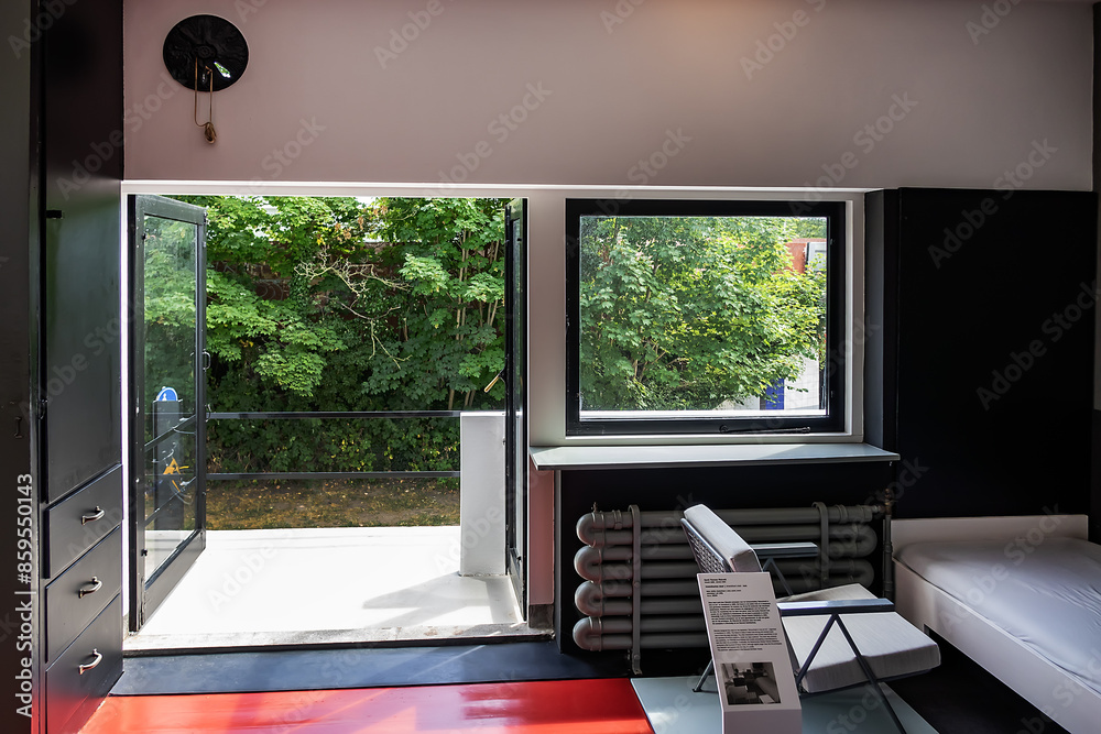 Foto de Interior of Rietveld Schroder House (1925): historic home ...