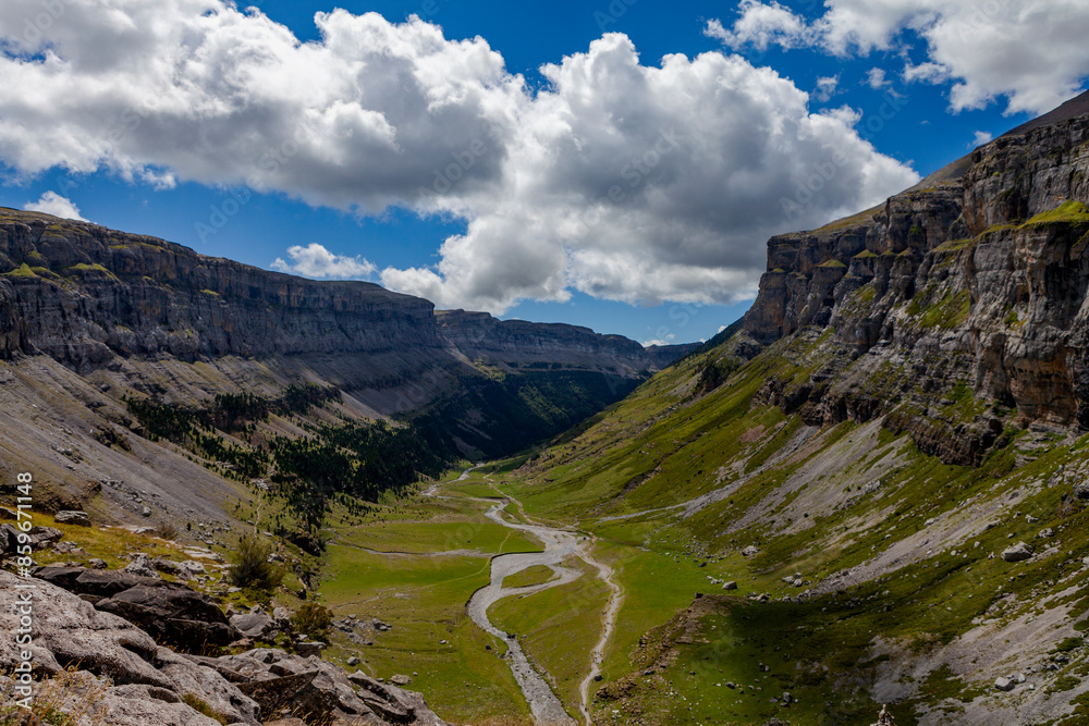 Obraz premium Ordesa y Monte Perdido National Park, Pyrenees, Spain