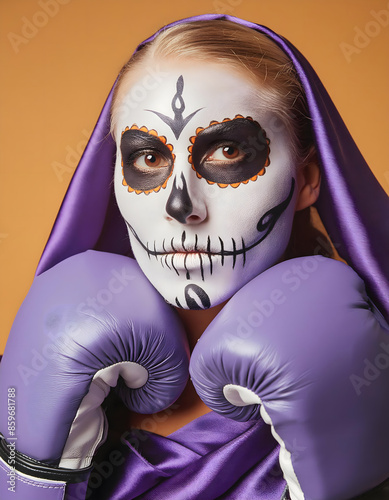 frau, mit, zucker, totenkopf, maske, close up, boxend, boxerin, halloween, gruselig, portrait, maskerade, neu, lila, orange, studio, atelier, aufnahme, modern, copy space, gesicht, Handschuhe, 3d, ad photo