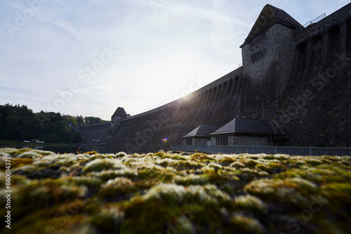 Das Überlaufbecken Möhnesee, Möhnetalsperre in Günne am frühen Morgen, 2023  photo