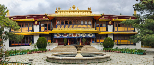 Takten Migyur Podrang - Palace of the 14th Dalai Lama at Norbulingka