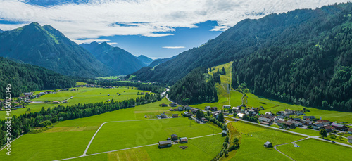 Das Lechtal rund um die Gemeinde Elbigenalp in Tirol im Luftbild photo