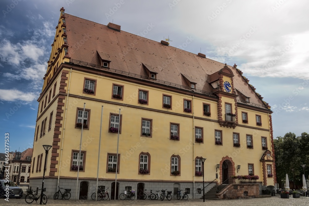 eilenburg, deutschland - altes rathaus am marktplatz