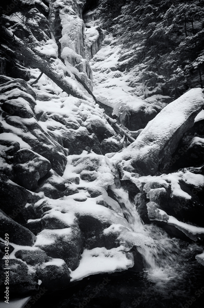 Fototapeta premium Race Brook Falls Winter Massachusetts