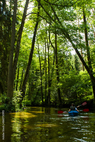 Fototapeta Naklejka Na Ścianę i Meble -  Spływ kajakowy piękną rzeką Marózką 1