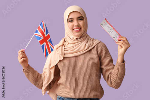 Beautiful young Muslim woma...